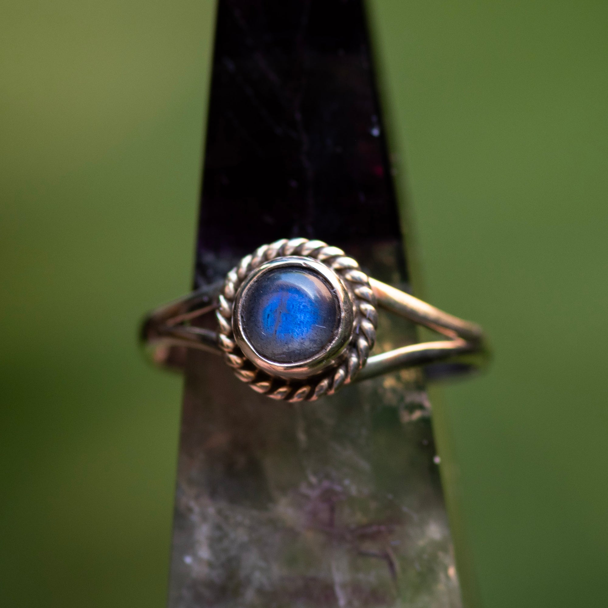 Labradorite Circle Ring