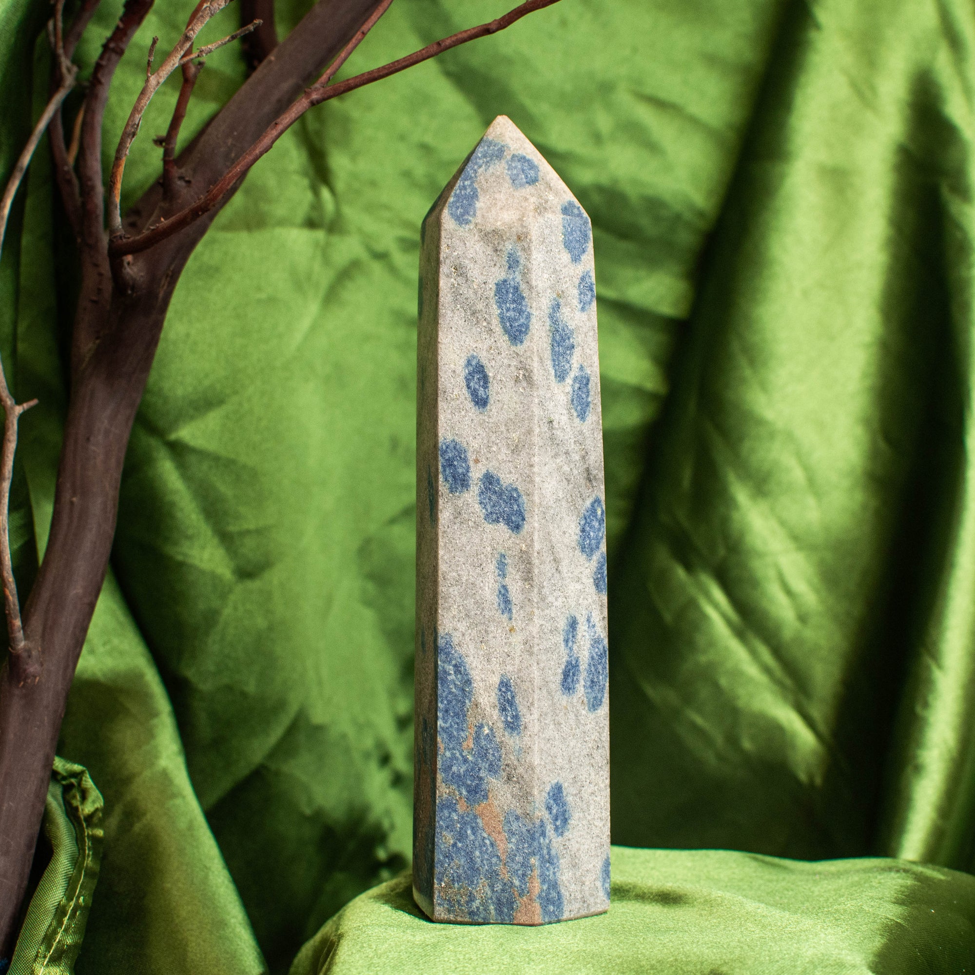 Apatite in Cleavelandite Tower (Multiple Available)