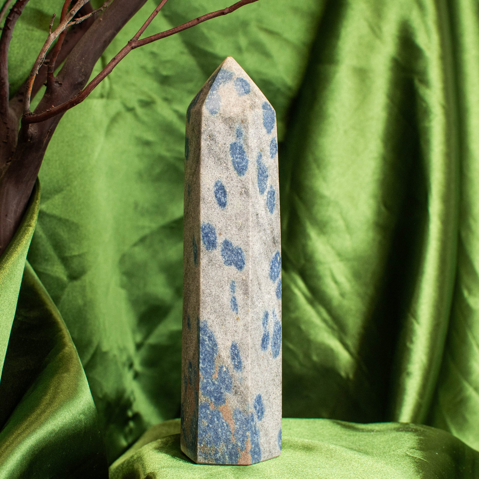 Apatite in Cleavelandite Tower (Multiple Available)