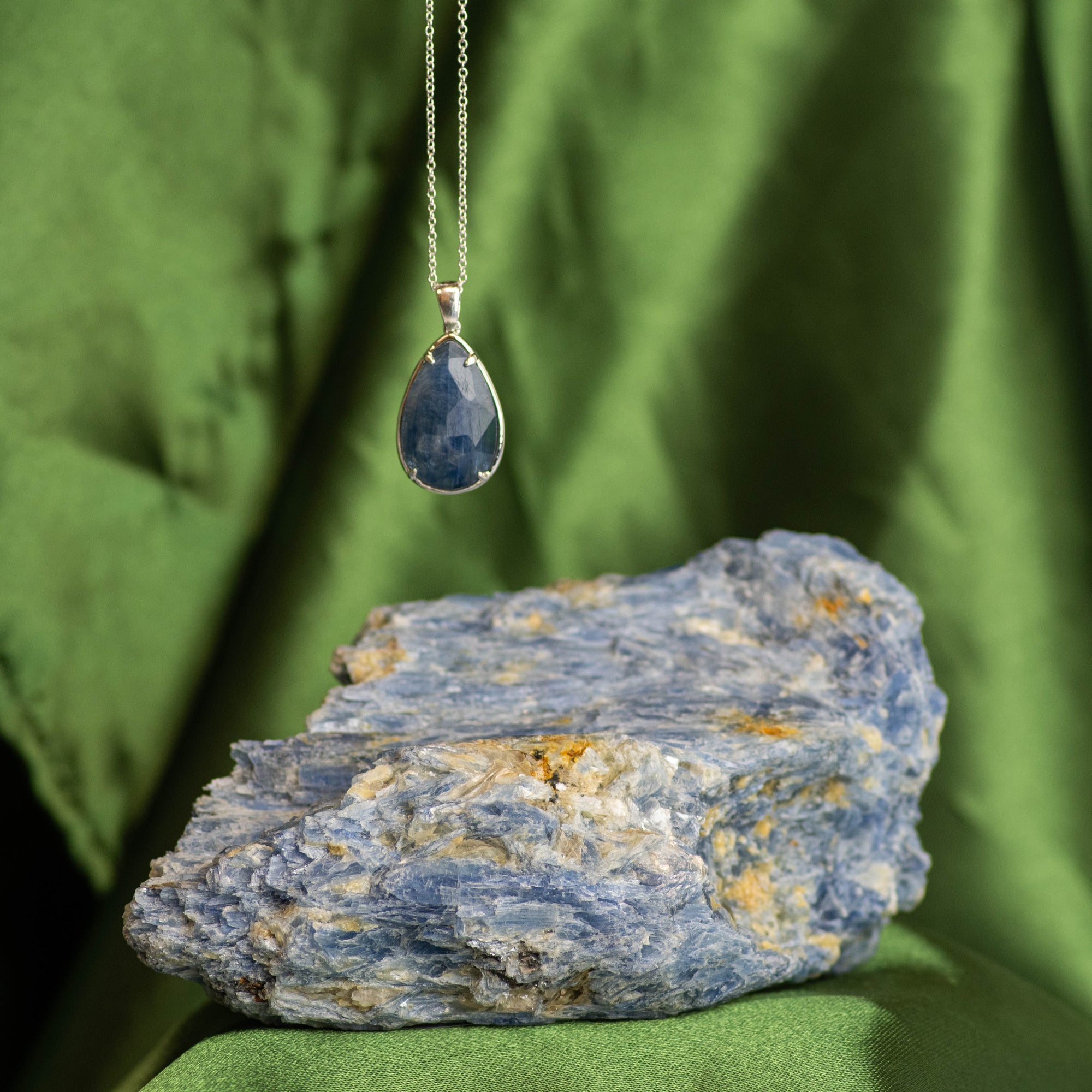 Kyanite Necklace & Cluster Pairing
