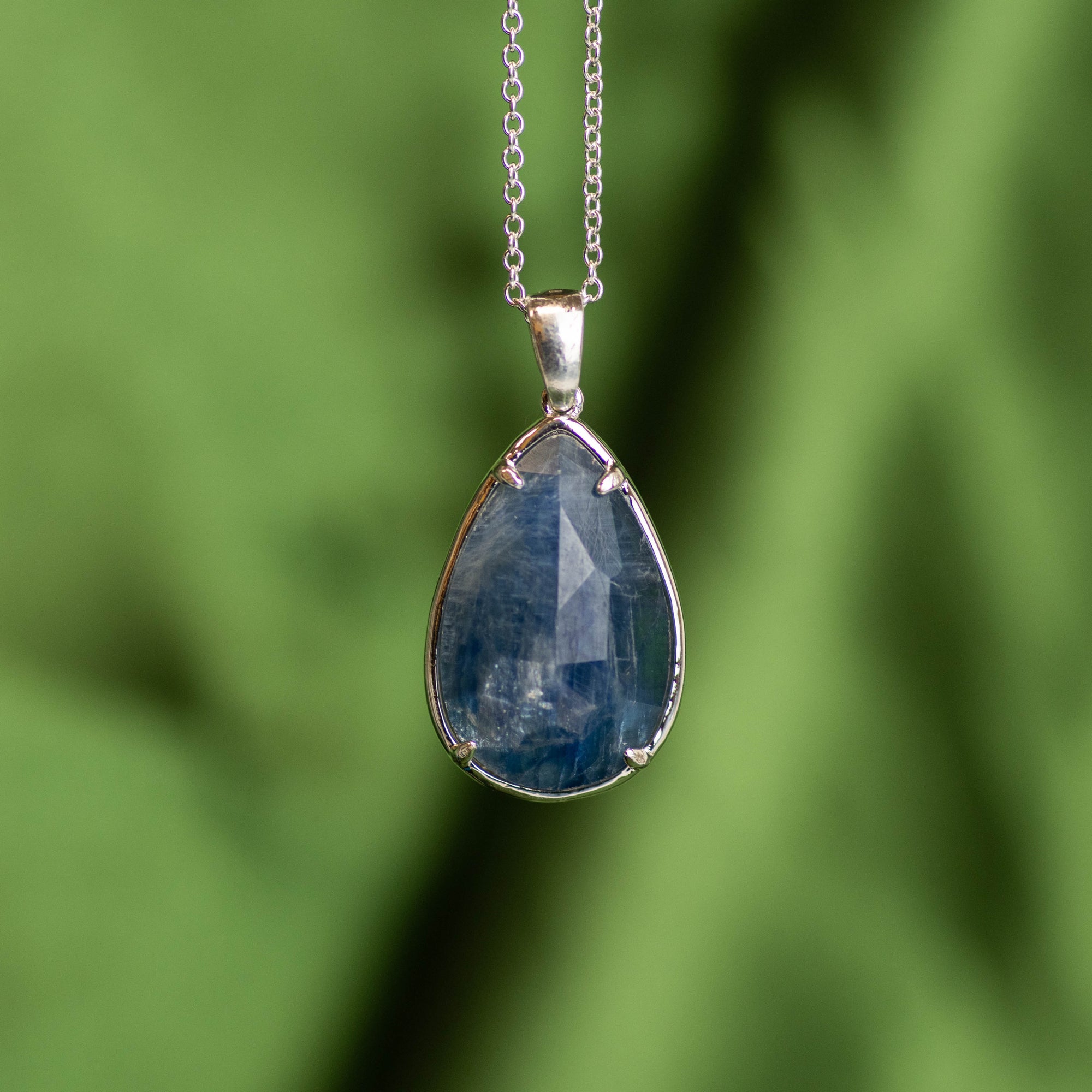 Kyanite Necklace & Cluster Pairing