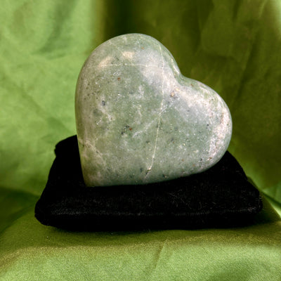 Lotus Green Marble Heart Carving