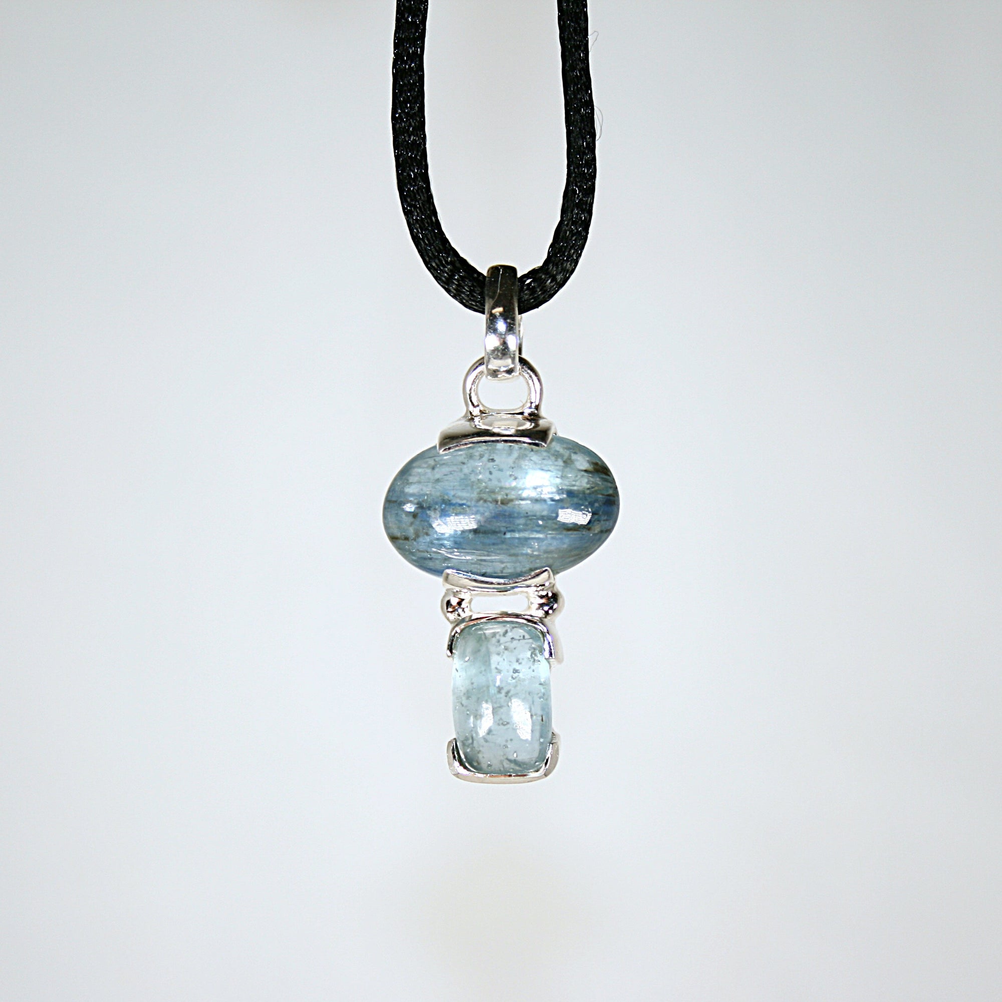 Polished Aquamarine Pendant