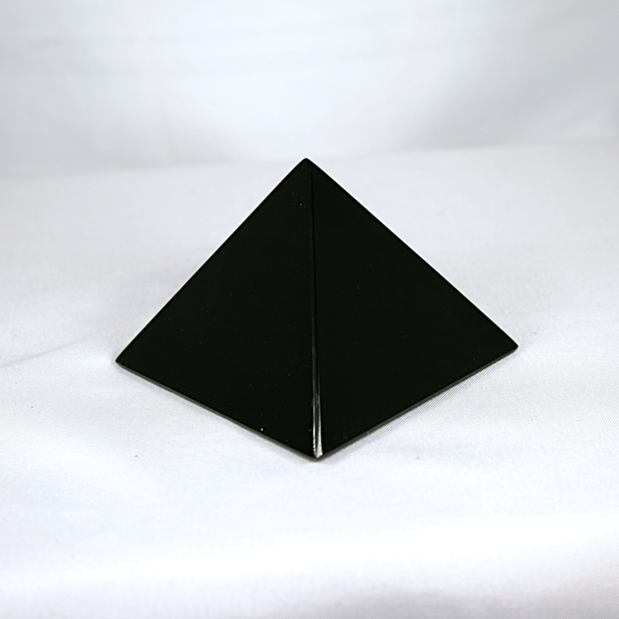 Medium Obsidian Pyramid