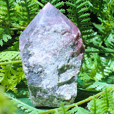 Rhodonite Point