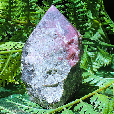 Rhodonite Point
