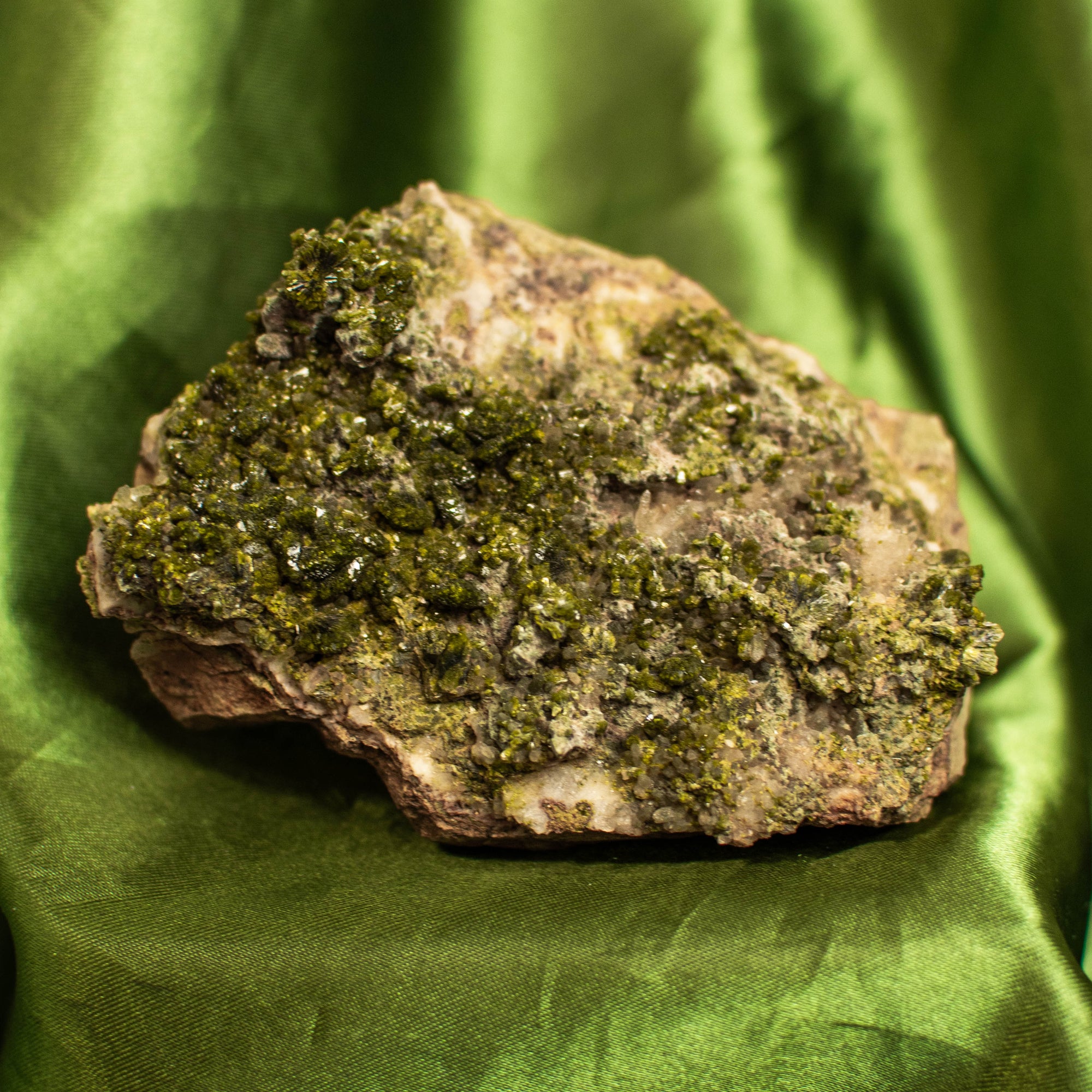 Raw Epidote
